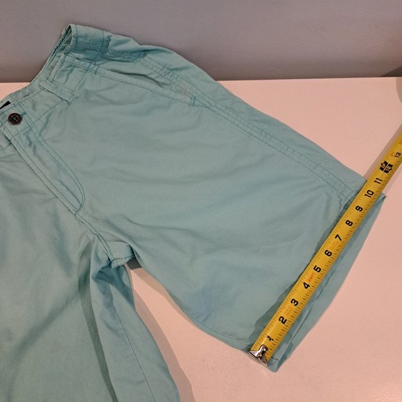 GAP Men's 33x10 Flat Front Sun Faded Bedford Shorts - Picture 16 of 16